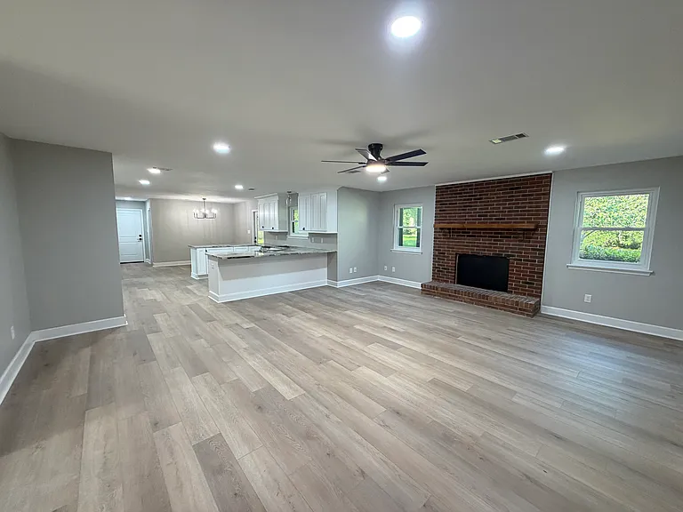 2303 Napoleon Bonaparte Dr — Photo 4