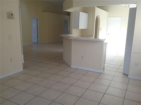 4th image of 1749 Burnham Ct