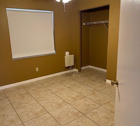 3rd image of 12711 Dunhill Dr