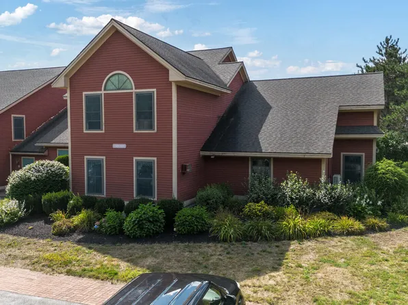 64 Estates Drive #1, Manchester, ME 04351
