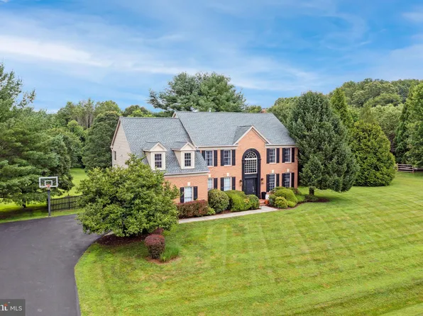 14213 Cervantes Ave, Darnestown, MD 20874