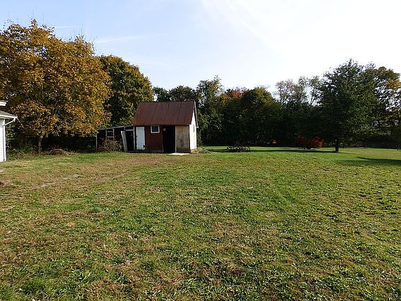 5th image of 321 Ewan Rd