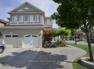 3541 Fountain Park Ave, Mississauga, ON L5M 7E8