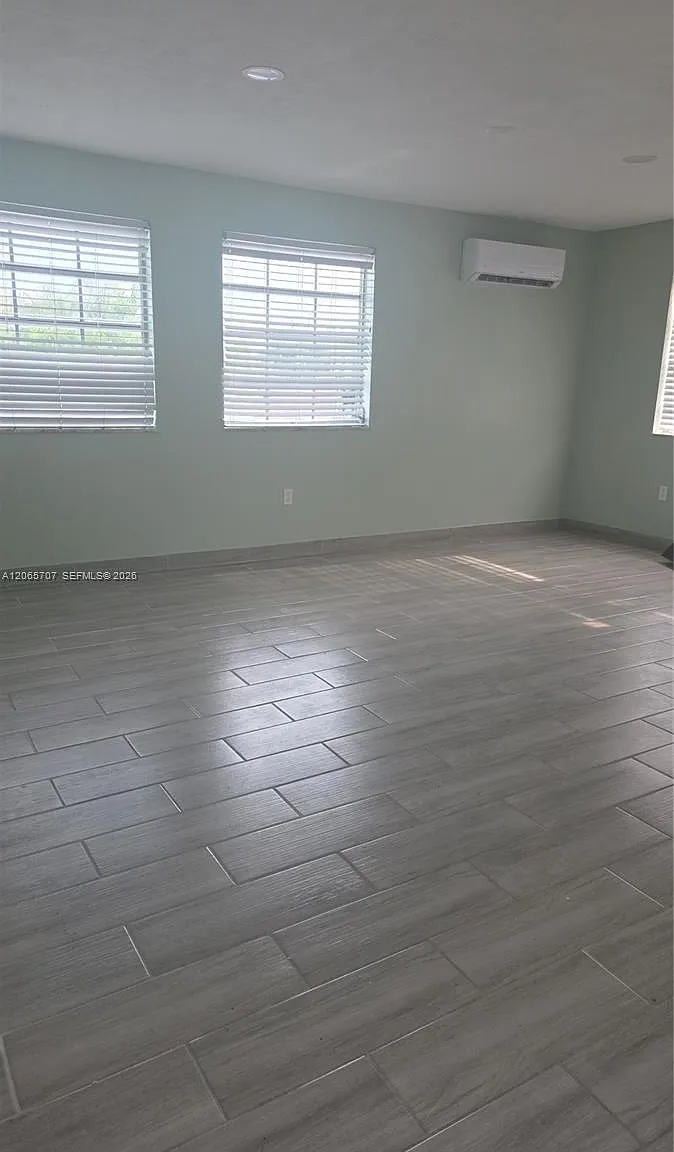 Hialeah 5th Addn Rev Pl — Photo 1