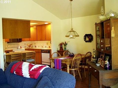 4th image of 2410 SE Baypoint Dr Unit 67