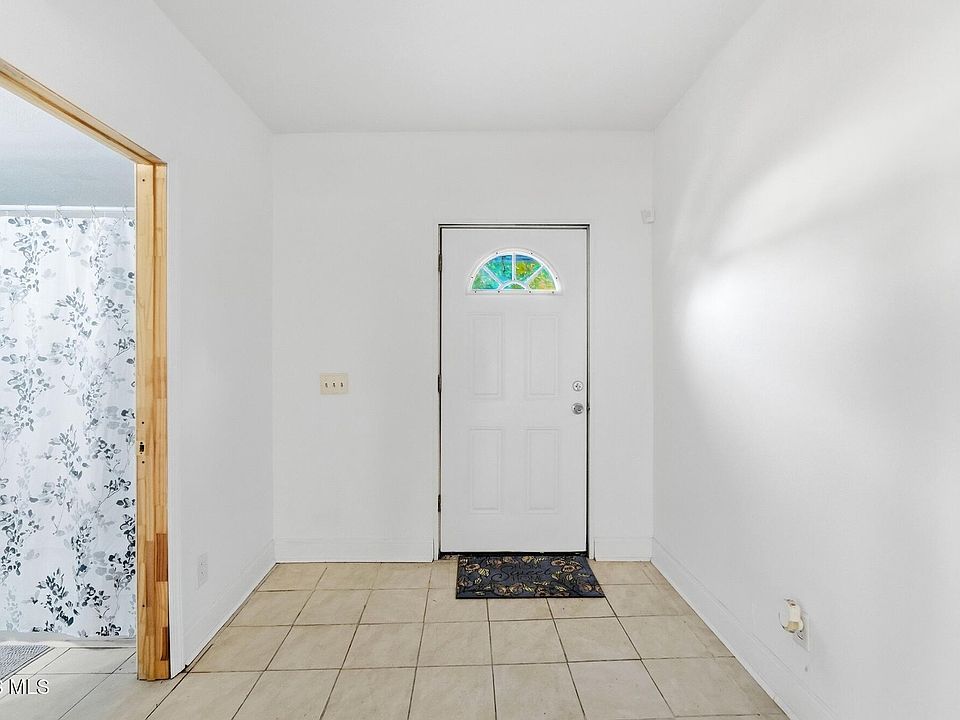 10th image of 1543 Travis Dr