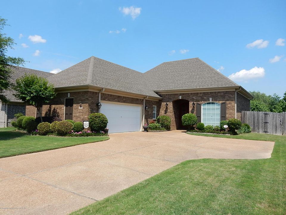 1st image of 3488 Champion Hills Dr