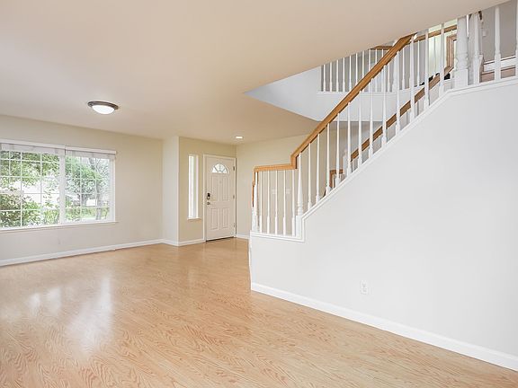 4th image of 2009 Garden Ct