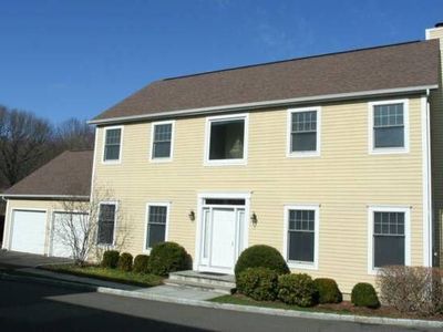 7 Crowne Pond Ln, Wilton, CT, 06897