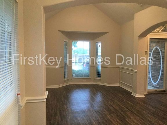 2nd image of 1513 Mountain Laurel Ln