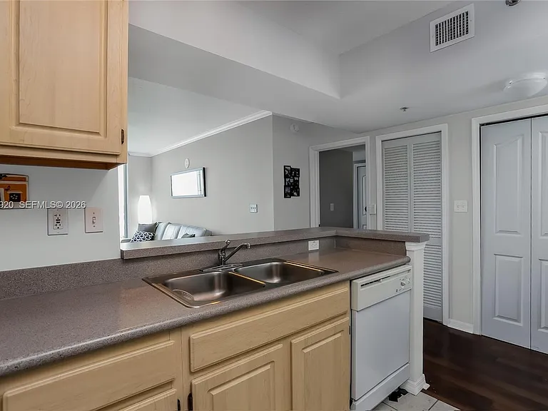 2665 SW 37th Ave #1404 — Photo 10