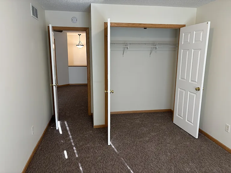 Bedroom 1 (Upper LVL)