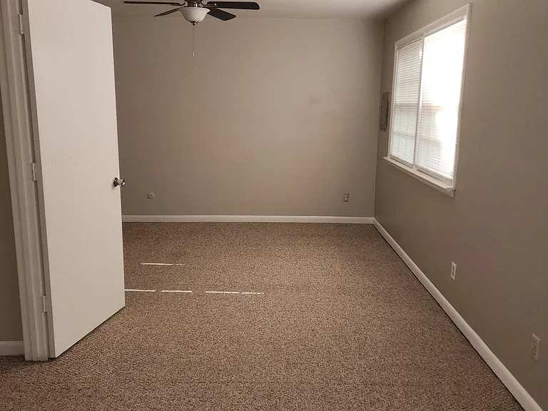 325 Ashlawn Dr #2 — Photo 12