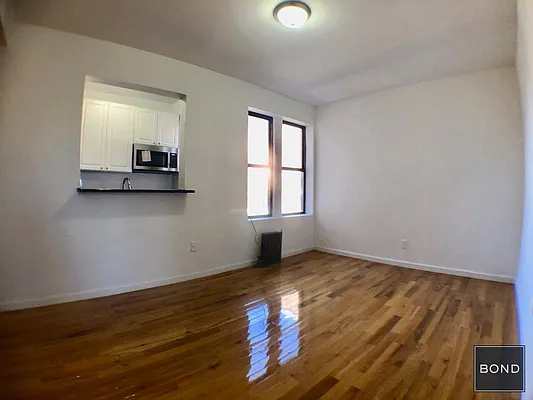 Rented by Bond New York | media 7