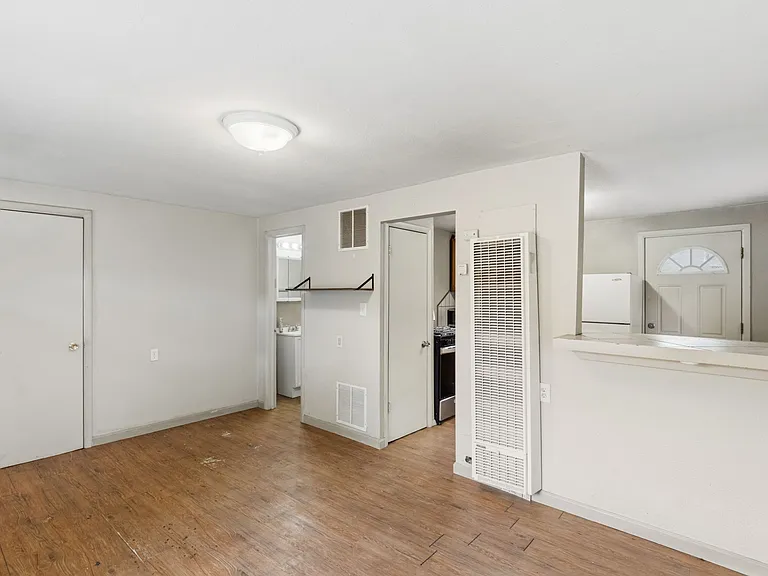 303 N Santa Fe Ave #6 — Photo 6