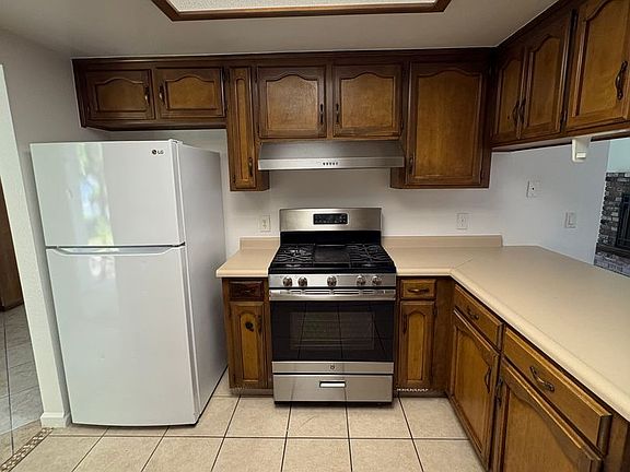 3rd image of 2642 N Fairway St