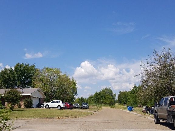 5th image of 730 Crestline Dr