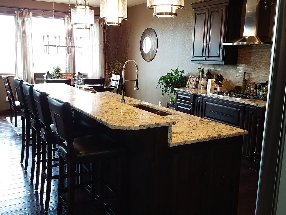 2nd image of 6325 Mariposa Pl