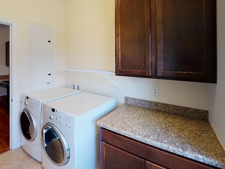 Windsor West | Specials Available — Photo 34