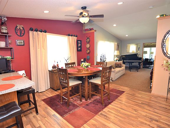 5th image of 607 W Welco Dr