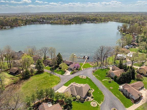 3rd image of 4101 Cove Cir NW