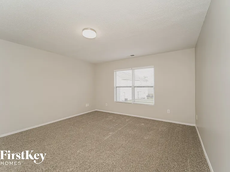 4031 Larkhaven Village Dr — Photo 13