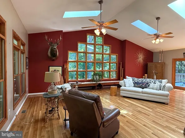 8109 Counselor Rd, Manassas, VA 20112
