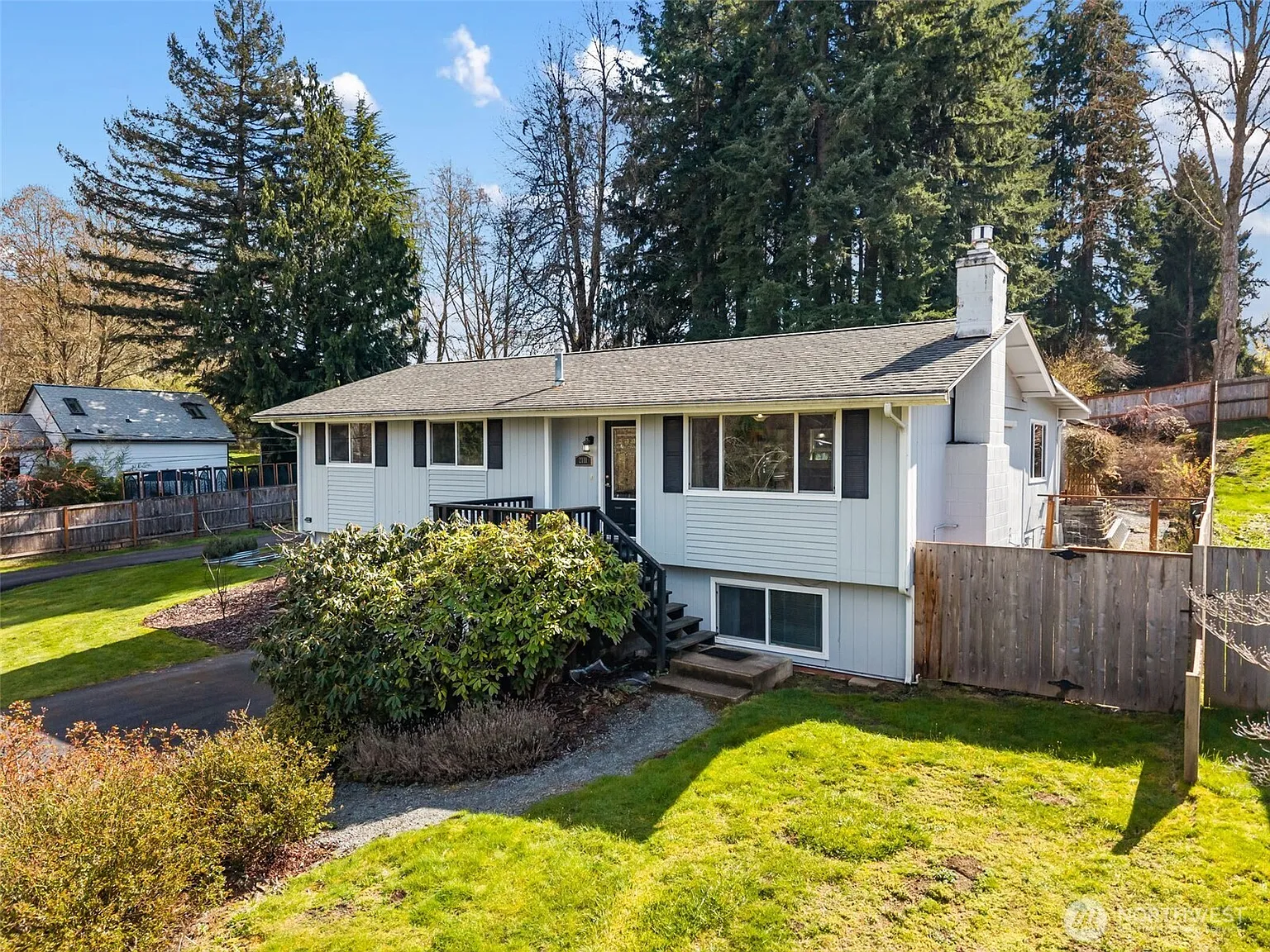 2111 Beacon Avenue SE photo 1