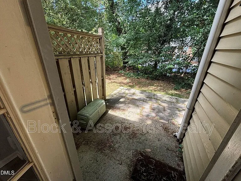 4808 Blue Bird Ct #D — Photo 31