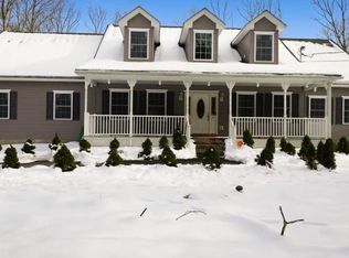 126 Spicebush Ln, Milford, PA 18337