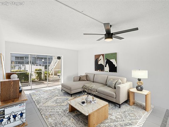 4th image of 1006 SE 46th St APT 1C