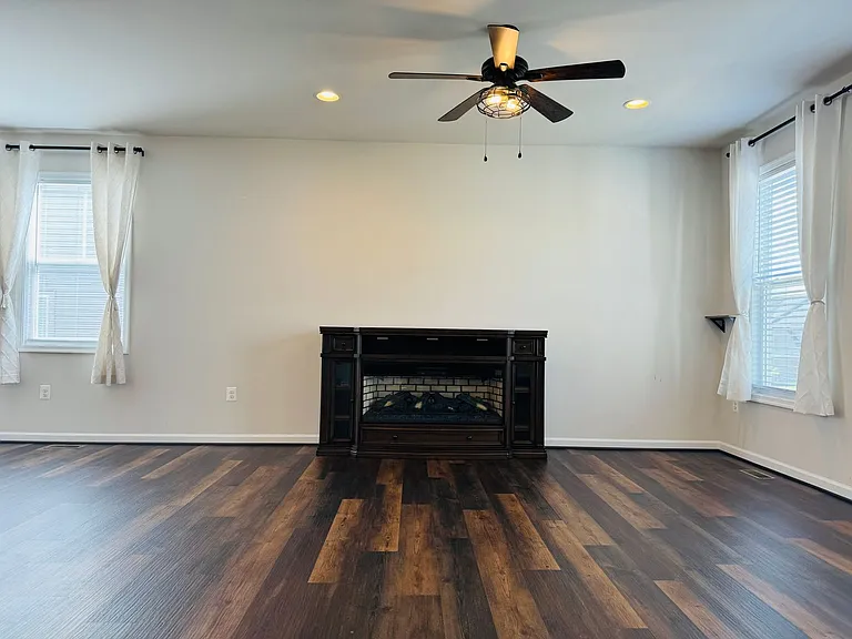 454 Coastal Ave — Photo 7