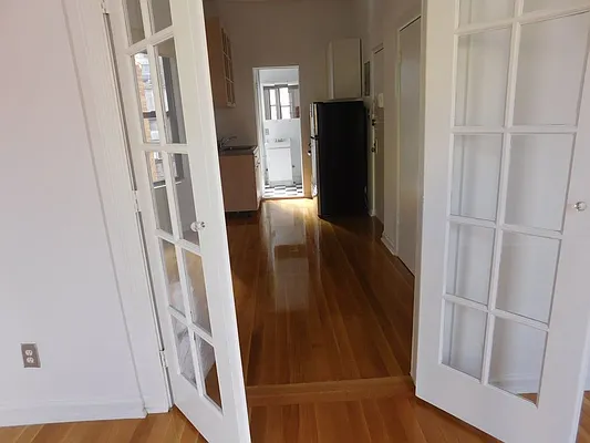 Rented by MQ Realty LLC | media 27