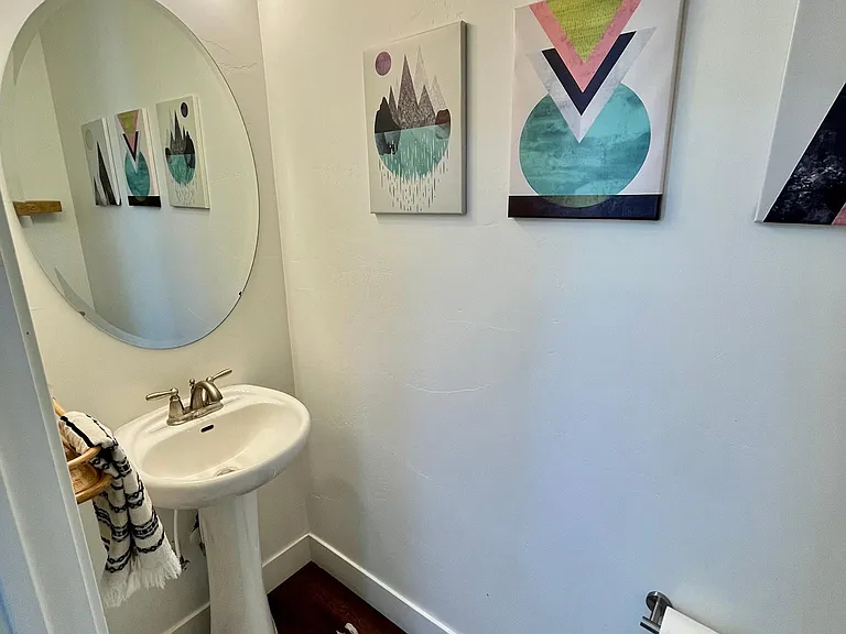 636 W Life Dr — Photo 5