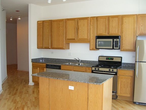 2nd image of 1600 S Indiana Ave #708