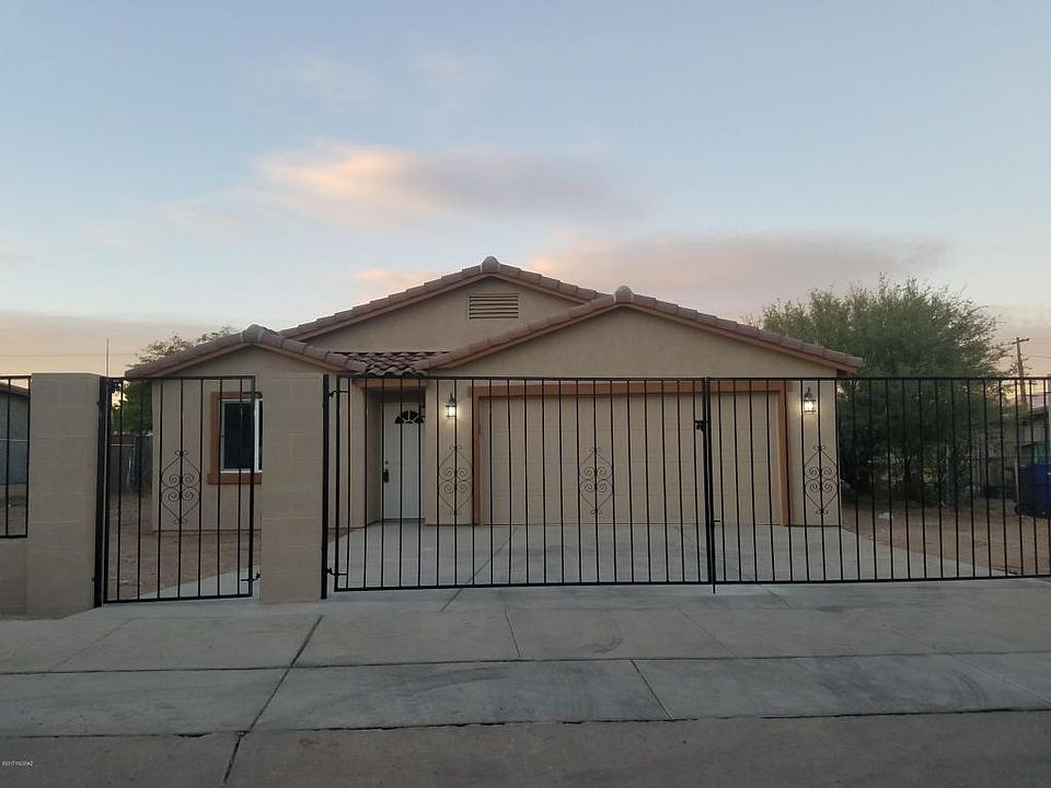 1st image of 702 W Calle Garcia