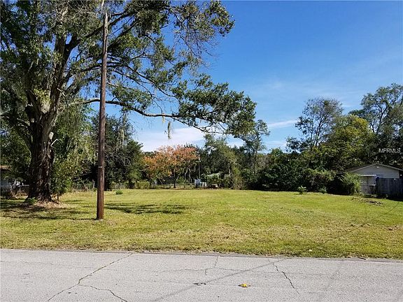 2nd image of 1130 Plateau Ave