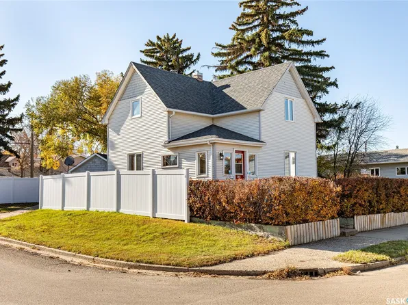303 Lillooet Street W, Moose Jaw, SK S6H 4Z3