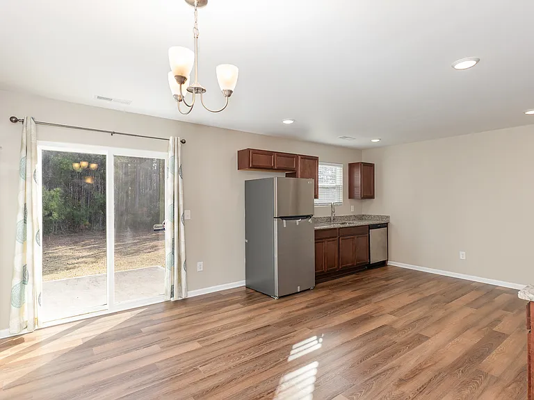 89 Forest Island Ave — Photo 5