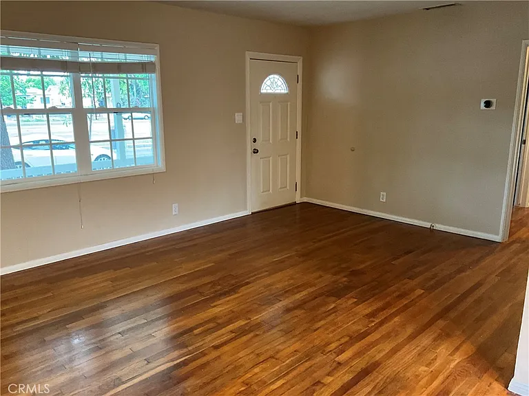 5934 White Oak Ave — Photo 11