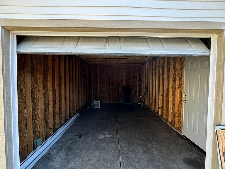 115 N Greenfield Ave — Photo 8