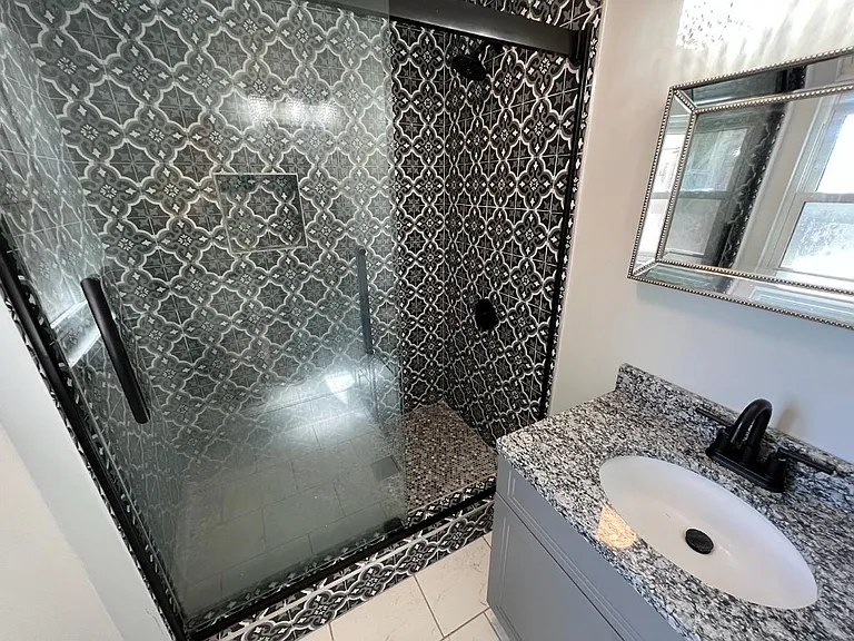 1502 Lynn Way — Photo 24