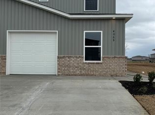 406 B W Cloud Dr, Siloam Springs, AR 72761