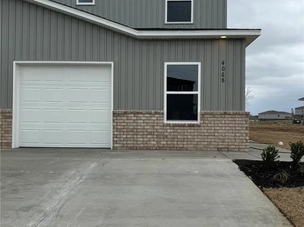 406 B W Cloud Dr, Siloam Springs, AR 72761