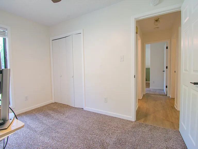 513 Andrea Ct — Photo 14