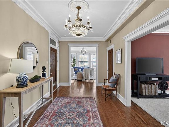 4th image of 4954 Lindell Blvd APT 6E