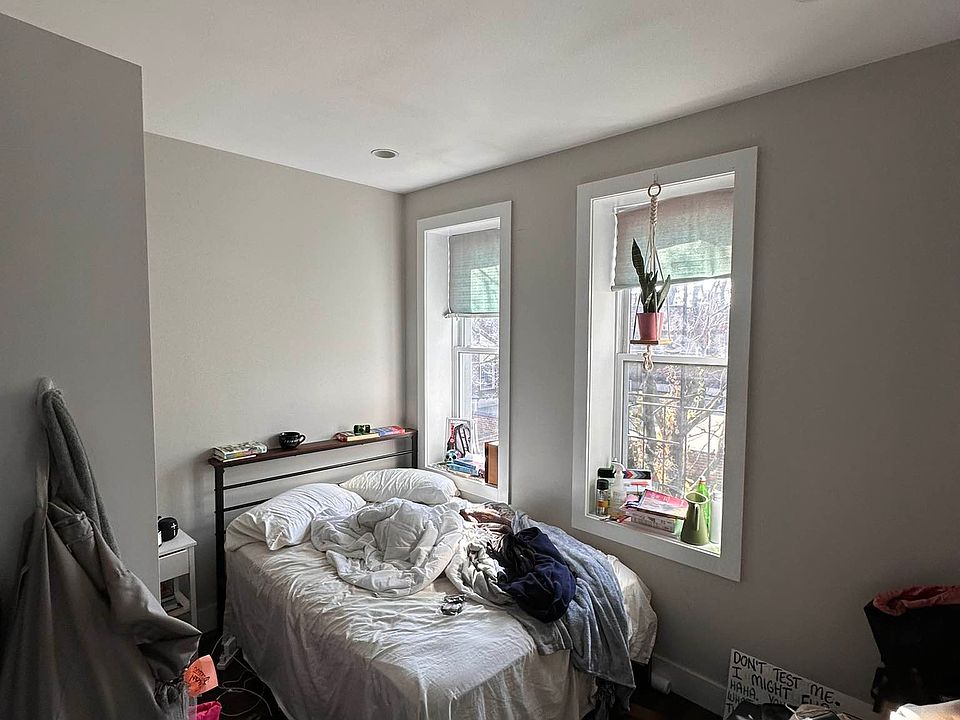 1st image of 168 Irving Ave APT 3R