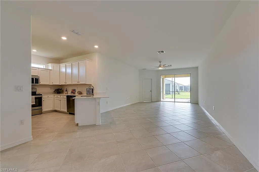 2 bed, 2.0 bath, 1564 sqft, $2,400 — Photo 4