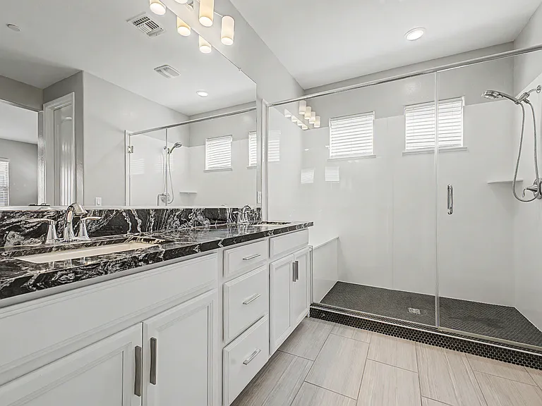3944 E Dublin St — Photo 3