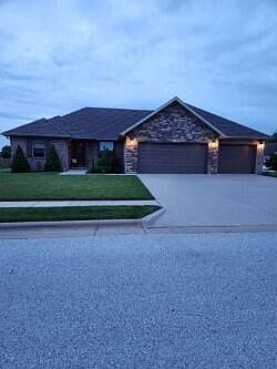 2nd image of 2005 E Greenwich Drive